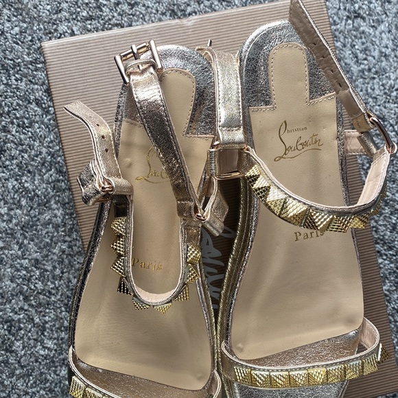 Red bottoms - Picture 3 of 3